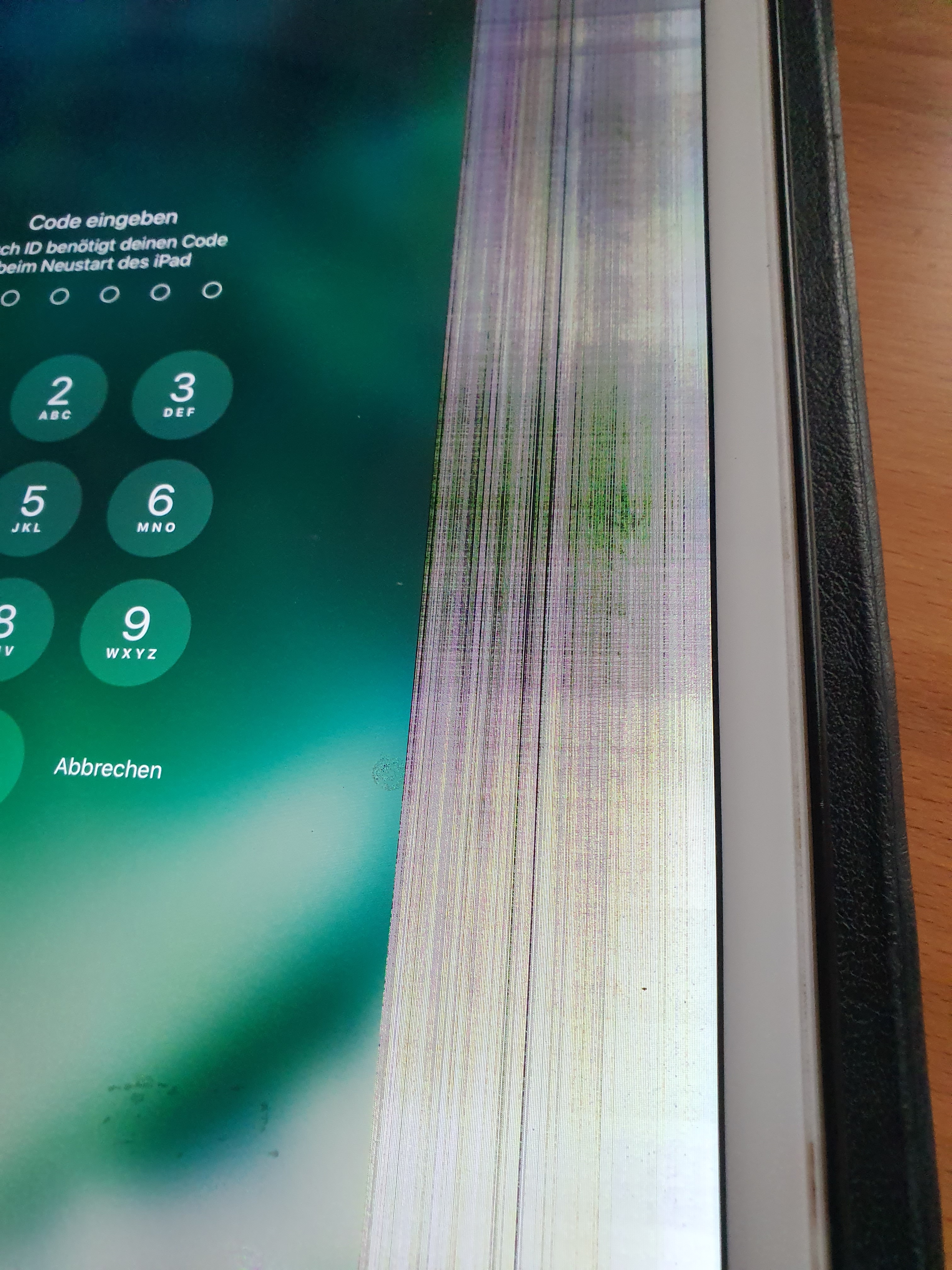 Display von meinem iPad hat einen 3 cm sc… Apple Community