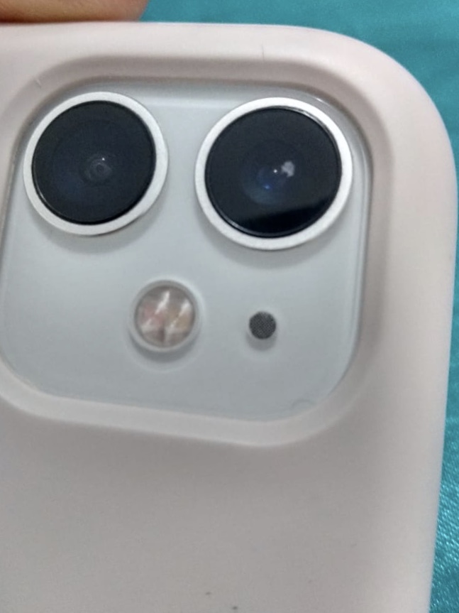Mancha na lente da câmera iPhone 11 Comunidade da Apple